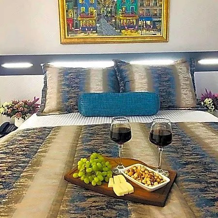 & 3* Istanbul