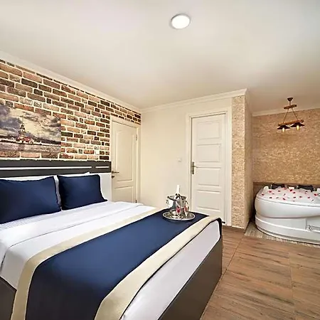 Hotel &