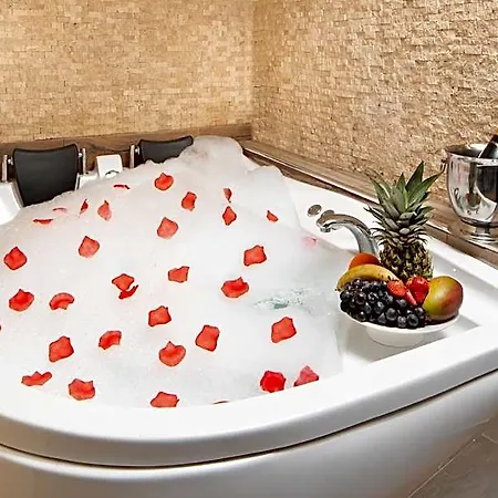 & Hotel 3*
