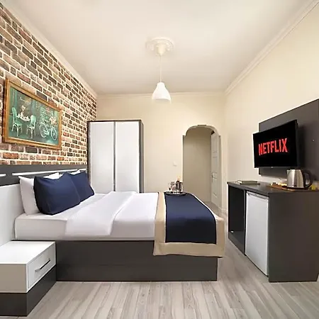 Hotel & 3*